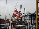 Klicke auf die Grafik für eine größere Ansicht 

Name:	DDSG-Flagge_MS HANJIN DUBAI im Hafen YANTIAN-China_1.JPG 
Hits:	151 
Größe:	110,9 KB 
ID:	239849