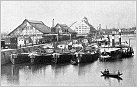 Klicke auf die Grafik für eine größere Ansicht 

Name:	SD-Schiffe im Luitpoldhafen R., um 1912, links am Kai die Lagerhalle der SD. Archiv.jpg 
Hits:	127 
Größe:	391,3 KB 
ID:	935836
