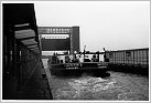 Klicke auf die Grafik für eine größere Ansicht 

Name:	Schiffshebewerk Henrichenburg Hubtor OW 05.07.1963.jpg 
Hits:	301 
Größe:	62,8 KB 
ID:	230663