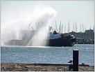 Klicke auf die Grafik für eine größere Ansicht 

Name:	Schlepper-Ballett in Warnemünde 11-8-2019 (5).JPG 
Hits:	97 
Größe:	118,4 KB 
ID:	782320